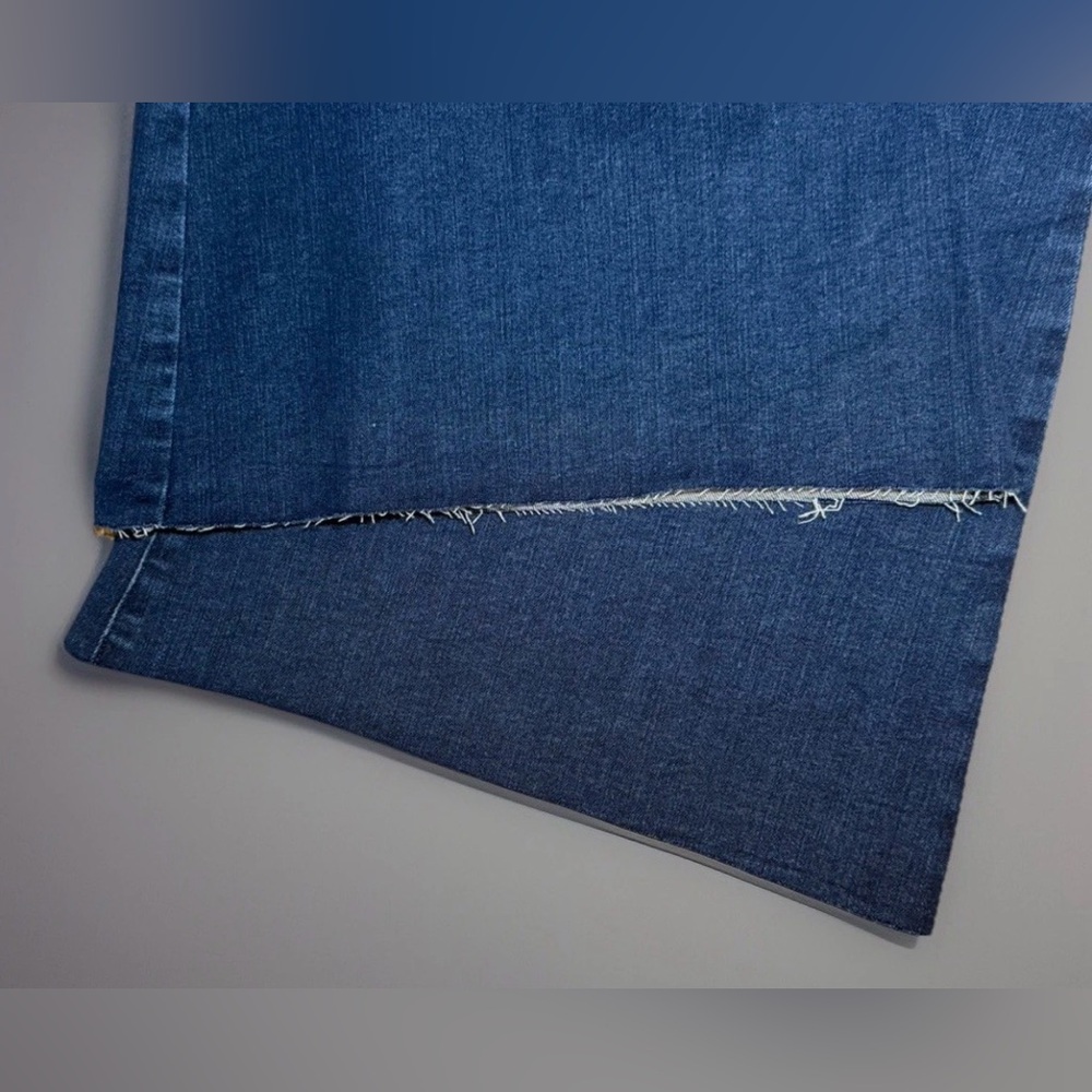 NWT Express Jeans Womens Blue 70s Flare Mid Rise Stretch Denim XL Short 38x31 - Picture 6 of 13